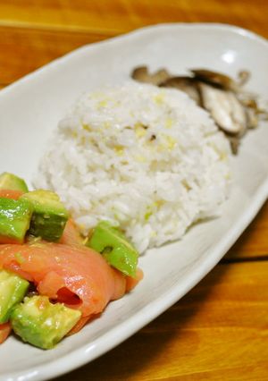 女子飯！サーモンとアボカドのプレートご飯-レシピのメイン写真
