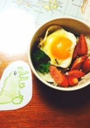 お茶漬けの素で簡単目玉焼き丼！-レシピのメイン写真