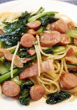 簡単！小松菜とウィンナー☆めんつゆパスタ-レシピのメイン写真