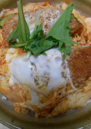 本つゆと豆板醤でピリ辛コロッケ丼-レシピのメイン写真