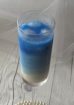 夏に最適！リナブルーで涼感ラッシー-レシピのメイン写真