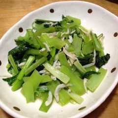 รูปของ シラスと小松菜の炒め物