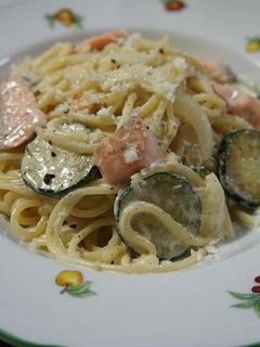 サーモンとズッキーニのクリームパスタ-レシピのメイン写真