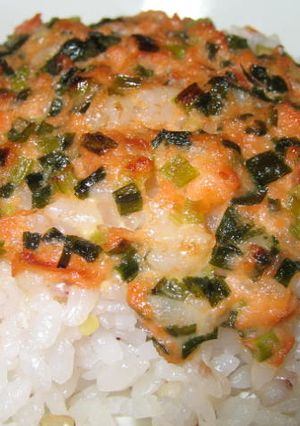 一人ご飯　シャケ味噌マヨご飯（トースト）-レシピのメイン写真