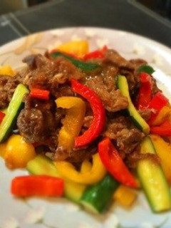 牛肉と胡瓜とパプリカの甘辛中華炒め*-レシピのメイン写真