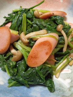 ☆ほうれん草と魚肉ソーセージのソテー☆-レシピのメイン写真