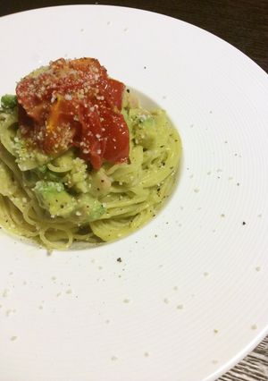 アボカドとベーコンのクリームパスタ-レシピのメイン写真