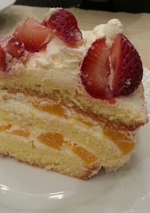 イチゴと黄桃のショートケーキ-レシピのメイン写真