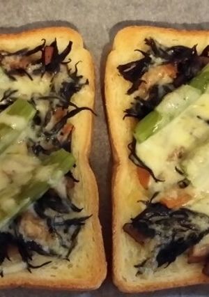 【ひじきの煮物リメイク①】 トースト-レシピのメイン写真
