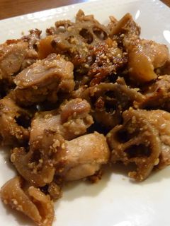 鶏肉と蓮根の甘辛炒め~すりごま仕上げ?!-レシピのメイン写真
