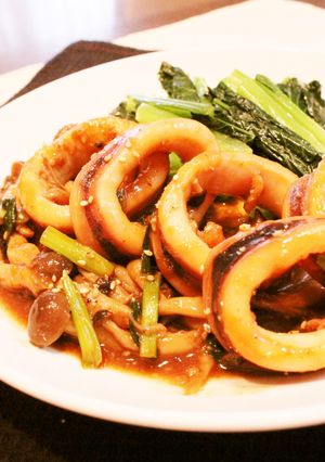 フライパン1つ♪イカとしめじの甜麺醤炒め-レシピのメイン写真