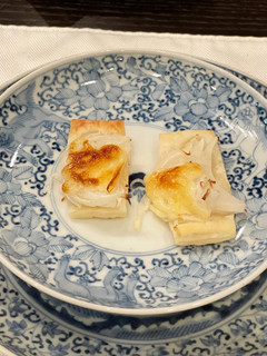 簡単☆新玉ねぎの一口パイ-レシピのメイン写真