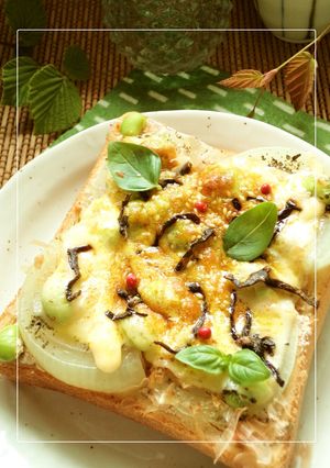 バジル香る❀新玉・枝豆の和カレートースト-レシピのメイン写真