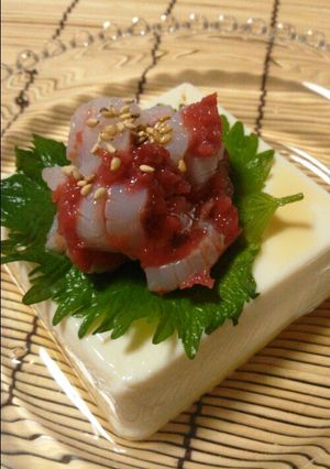 ☆イカ梅肉の冷奴☆ごま油をかけて-レシピのメイン写真