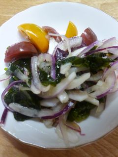 紫玉ねぎとわかめの青シソドレッシング和え-レシピのメイン写真