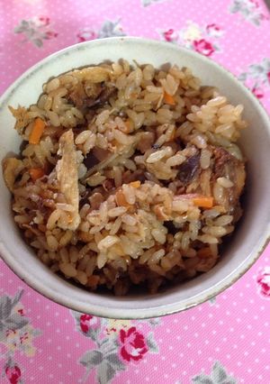 サバの味噌煮缶で炊き込みご飯♪-レシピのメイン写真