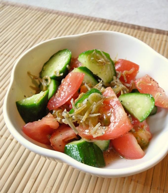 トマトときゅうりのジャコサラダ by moj 【クックパッド】 簡単