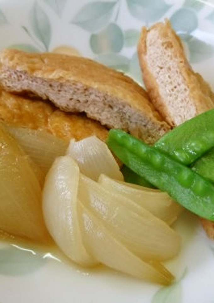 豆撰栃尾の油揚げと新タマネギの煮物-レシピのメイン写真