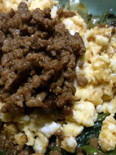 肉味噌とたまごで☆そぼろ丼-レシピのメイン写真