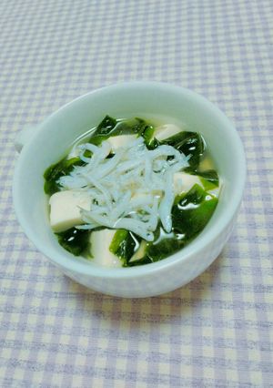 注ぐだけ♡豆腐とワカメのスープ-レシピのメイン写真