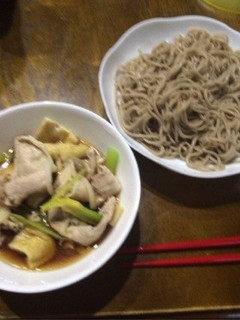 豚バラ、ネギ、油揚げの簡単つけ蕎麦v-レシピのメイン写真