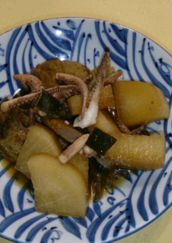 イカのゲソとさつま揚げ、大根の煮物-レシピのメイン写真