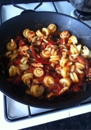 ポルチーニ茸とチキンのショートパスタ-レシピのメイン写真