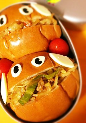 焼きそばパン(焼きそばドック)-レシピのメイン写真
