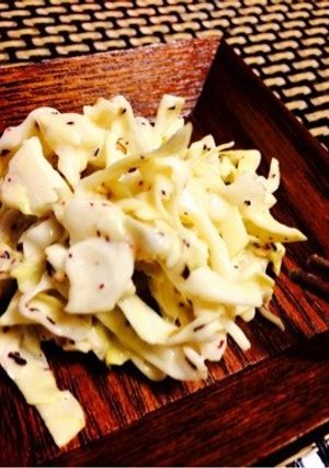 【5分】キャベツの胡麻マヨゆかり和え-レシピのメイン写真