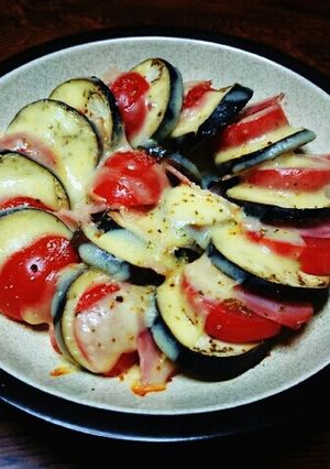 ナスとトマトとベーコンのチーズ焼き-レシピのメイン写真