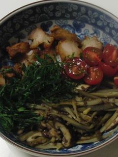 鶏唐揚げと牛蒡・牛そぼろ丼-レシピのメイン写真