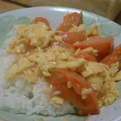 รูปของ トマトと卵の中華風炒めwithご飯