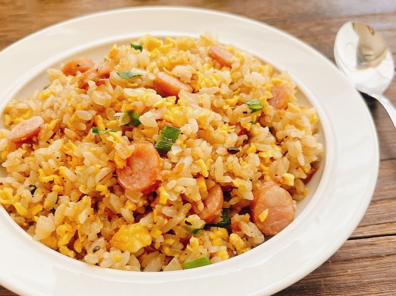 簡単ランチ♪香ばしバター醤油チャーハン