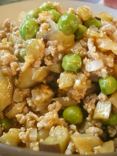 グリンピースとナスのマーボー風丼♪-レシピのメイン写真