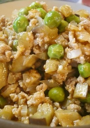 グリンピースとナスのマーボー風丼♪-レシピのメイン写真