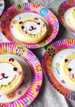 市販のロールケーキで可愛いくまさん-レシピのメイン写真