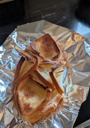 食パンで絶品！塩バタークロワッサン-レシピのメイン写真