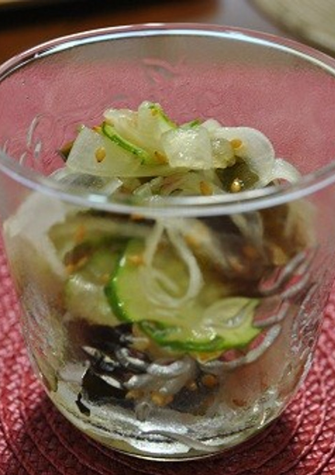 きゅうりと玉ねぎと生わかめの酢の物-レシピのメイン写真