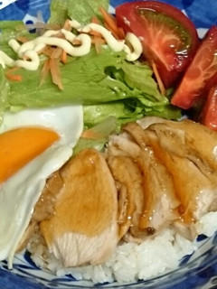 鶏むね肉で~ジューシーてりたま丼-レシピのメイン写真
