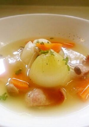 簡単。丸ごと玉ねぎのスープ-レシピのメイン写真