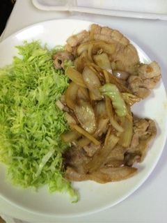 豚の生姜焼き!安い豚コマ使用!(^ω^)-レシピのメイン写真