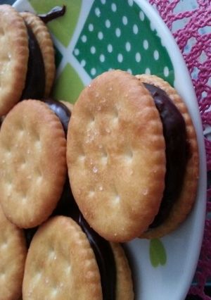 簡単!リッツで生チョコサンド-レシピのメイン写真