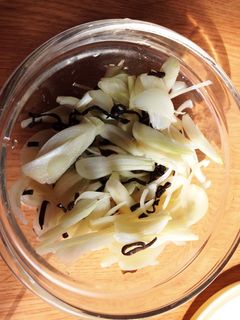 簡単! 生らっきょうの塩昆布あえ-レシピのメイン写真