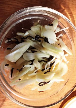 簡単！ 生らっきょうの塩昆布あえ-レシピのメイン写真