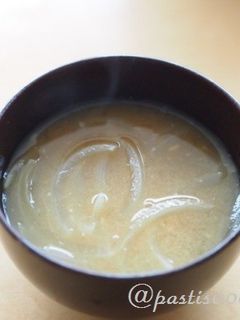 【おみそ汁】玉ねぎのお味噌汁-レシピのメイン写真