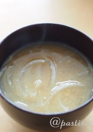 【おみそ汁】玉ねぎのお味噌汁-レシピのメイン写真