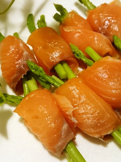 スモークサーモンのアスパラ巻き-レシピのメイン写真