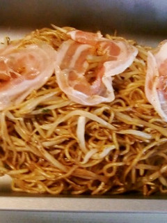 暑い夏、パンチェッタの焼きそばバイキング-レシピのメイン写真