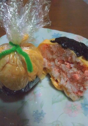 簡単★朝、弁当、夜食ピンクの茶巾にぎり-レシピのメイン写真