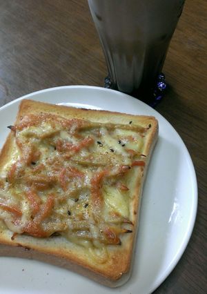 甘辛が病み付き!きんぴらごぼうパン-レシピのメイン写真